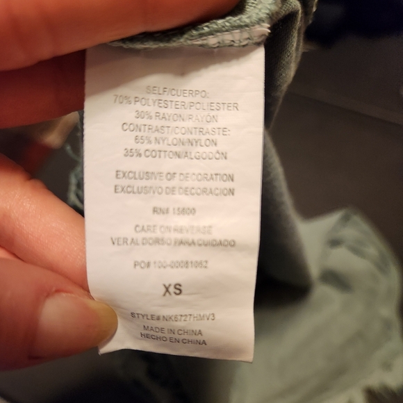 Rewind Sleeveless Lace Blouse - Picture 9 of 9